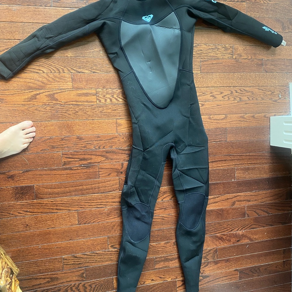 Roxy Black Wetsuit size 6 3mm/2mm